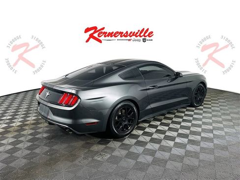 Used 2017 Ford Mustang Coupe image 7