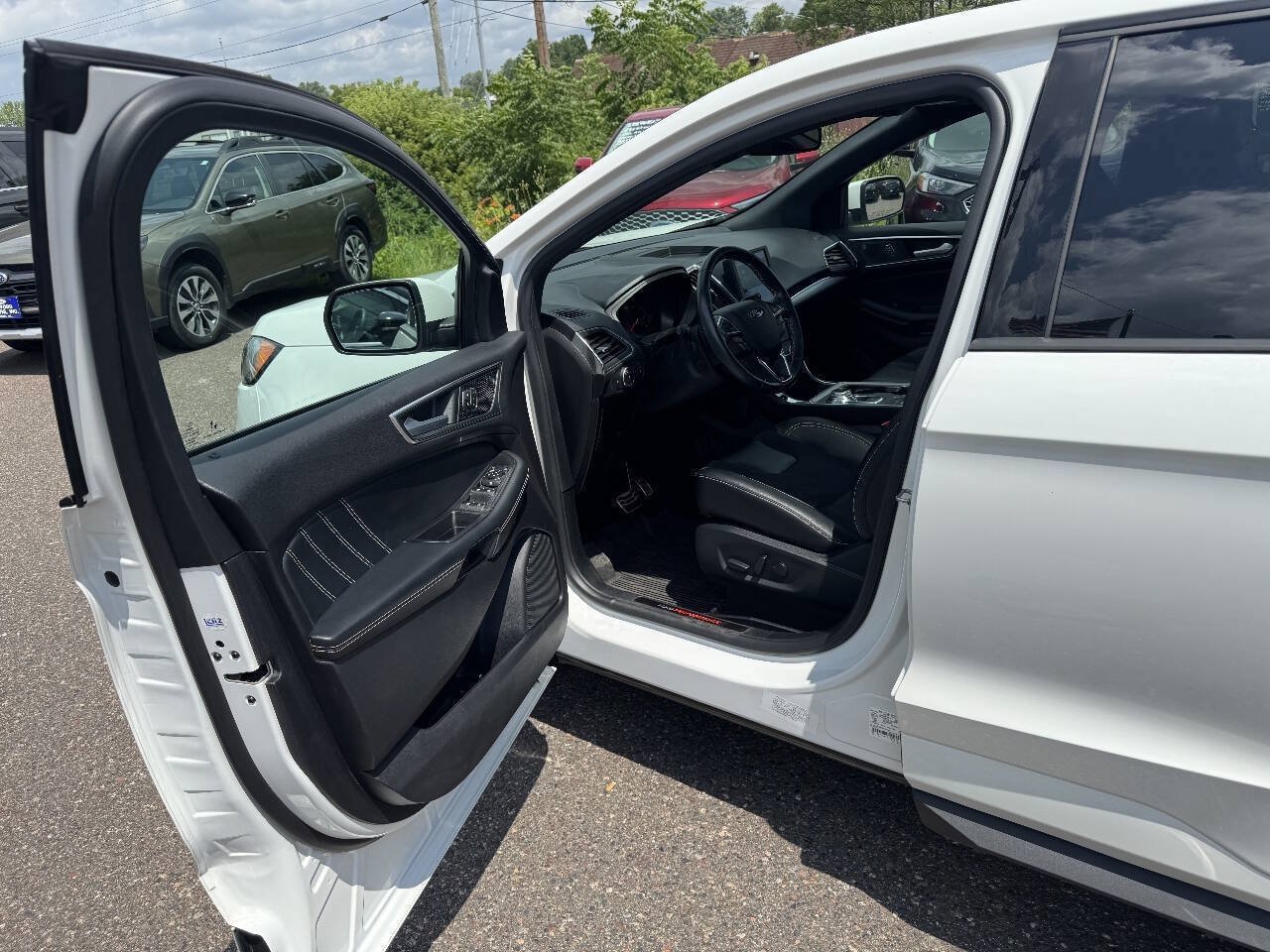 Used 2022 Ford Edge ST w/ Equipment Group 401A AWD/4WD image 11