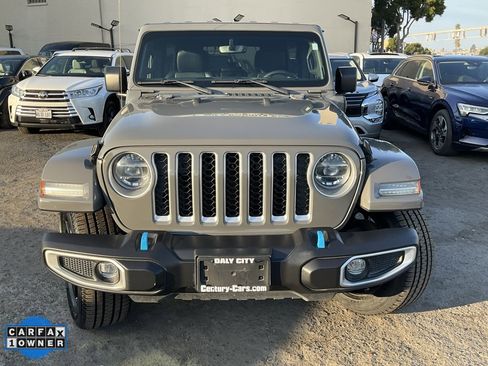 Used 2022 Jeep Wrangler Unlimited Sahara w/ Cold Weather Group image 2