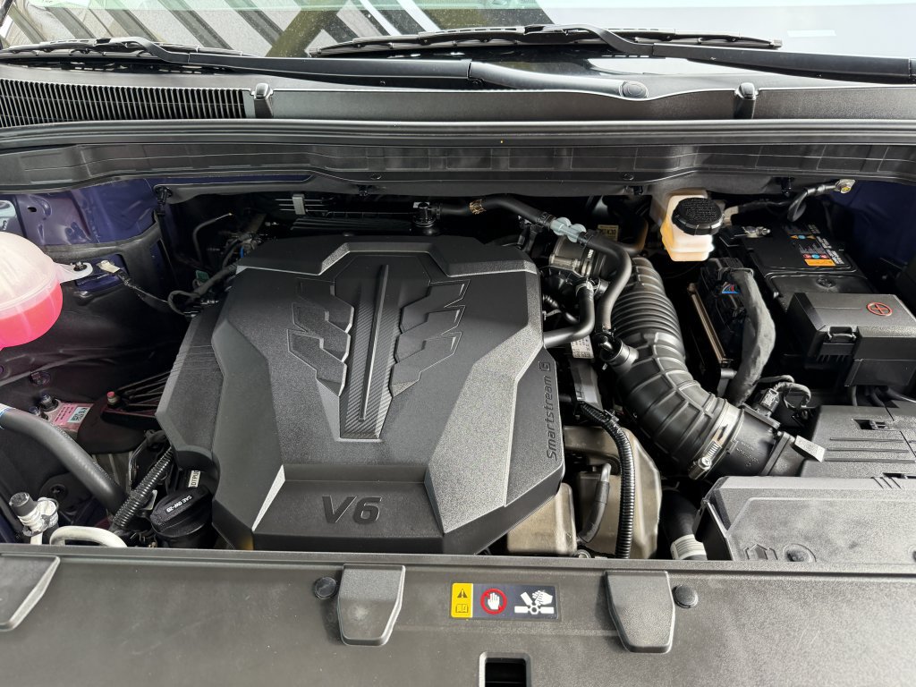 Used 2024 Kia Carnival LX FWD image 44