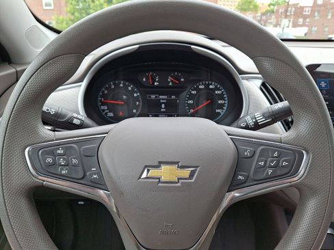Used 2024 Chevrolet Malibu LT FWD image 18