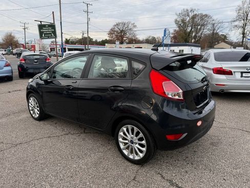 Used 2014 Ford Fiesta SE w/ Equipment Group 201A image 4