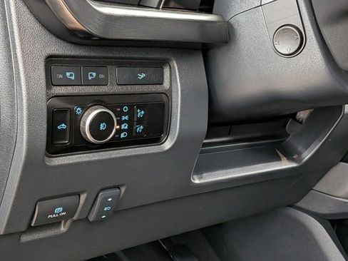 Used 2023 Ford F250 Lariat w/ Black Appearance Package image 17