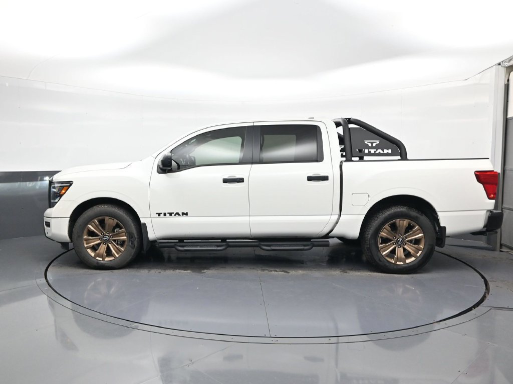 Certified 2024 Nissan Titan SV w/ SV Bronze Edition Package RWD image 5