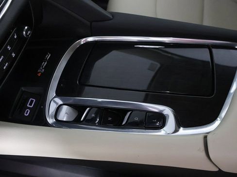 Used 2023 Buick Enclave Essence AWD/4WD image 50