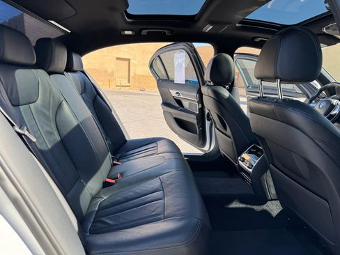 Used 2018 BMW 740i image 16