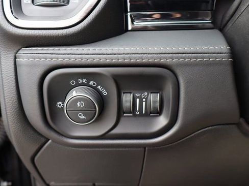 Used 2025 RAM 3500 Limited image 18