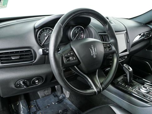 Used 2023 Maserati Levante GT AWD/4WD image 3