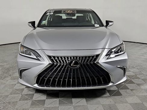 Used 2025 Lexus ES 300h w/ Premium Package image 2