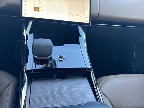 Used 2024 Land Rover Range Rover Sport Dynamic SE image 17