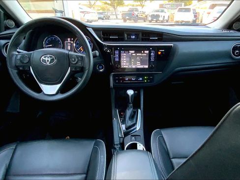Used 2017 Toyota Corolla XLE FWD image 16