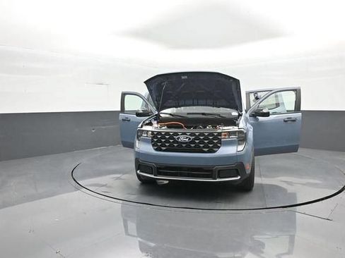 New 2026 Ford Maverick XLT w/ XLT Luxury Package FWD image 43