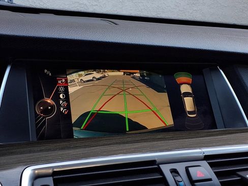 Used 2017 BMW 550i Gran Turismo xDrive image 8