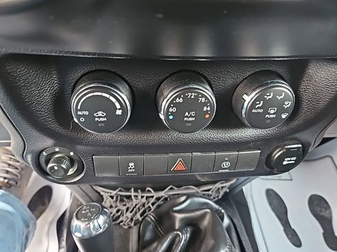 Used 2014 Jeep Wrangler Unlimited Rubicon w/ Connectivity Group image 26