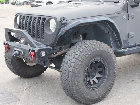 Used 2022 Jeep Gladiator Sport AWD/4WD image 17