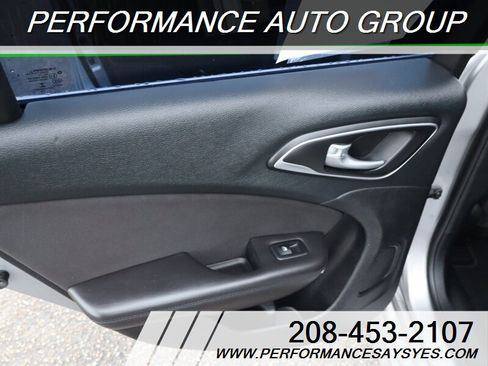 Used 2015 Chrysler 200 Limited image 16