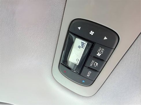 Used 2018 Honda Odyssey Elite image 40