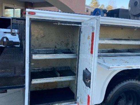 Used 2014 Ford F550 4x4 Regular Cab Super Duty image 22