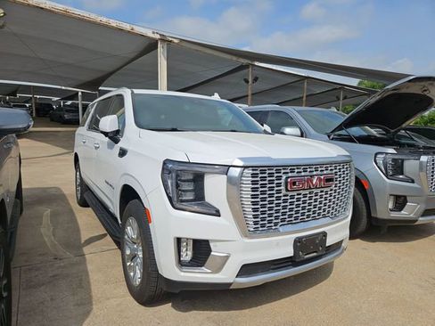 Used 2024 GMC Yukon XL Denali image 3