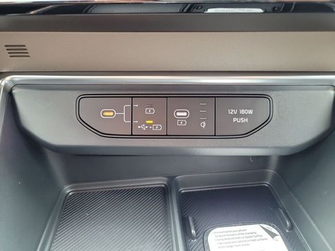 New 2026 Kia Carnival Hybrid FWD image 34