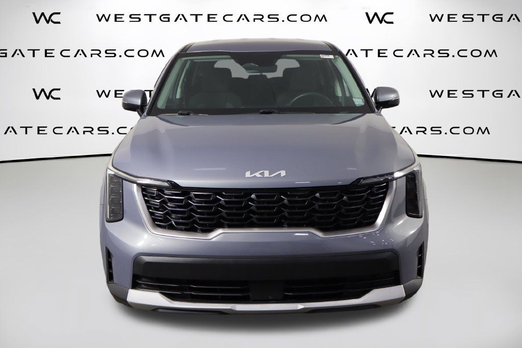 Used 2024 Kia Sorento LX FWD image 2