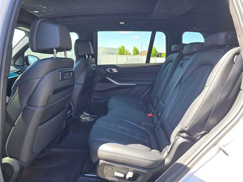 Used 2022 BMW X7 M50i AWD/4WD image 13