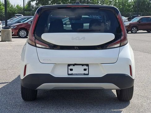 Used 2023 Kia Soul LX w/ Option Group 015 FWD image 8