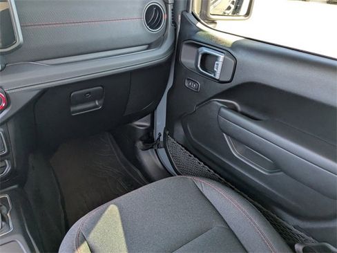 Used 2025 Jeep Gladiator Rubicon image 16