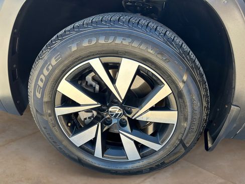 Used 2022 Volkswagen Atlas Cross Sport SE image 24