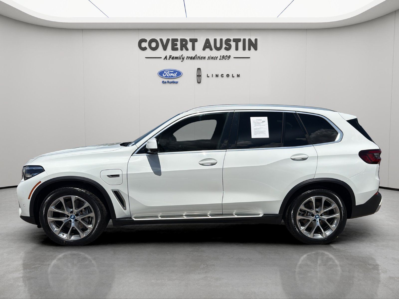 Used 2023 BMW X5 xDrive45e AWD/4WD image 2