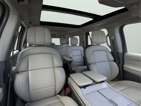 New 2026 Lincoln Navigator L Reserve w/ Jet Appearance Package image 9