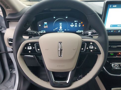 New 2026 Lincoln Corsair Premiere image 16