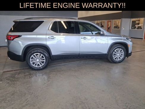 Used 2023 Chevrolet Traverse LT image 9