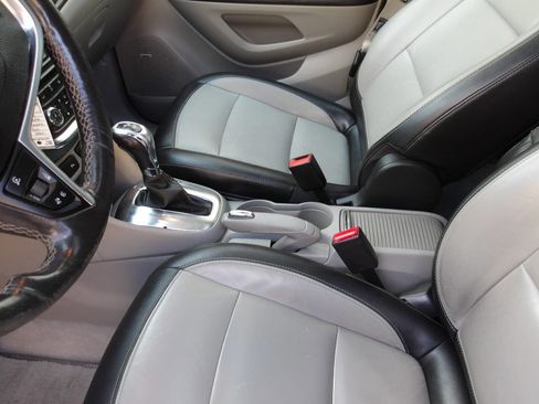 Used 2013 Buick Encore Premium AWD/4WD image 21