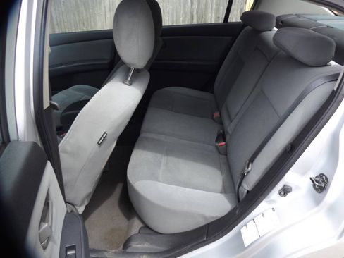 Used 2010 Nissan Sentra 2.0 FWD image 17