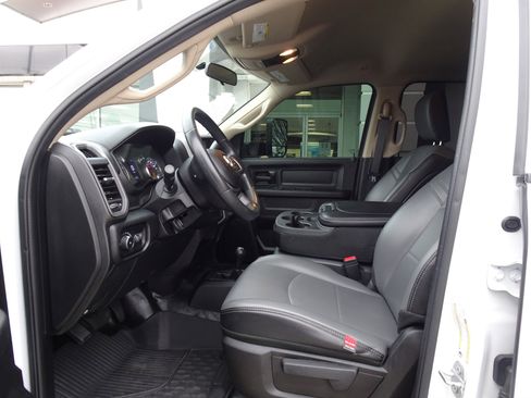 Used 2020 RAM 3500 Tradesman w/ Chrome Appearance Group image 12