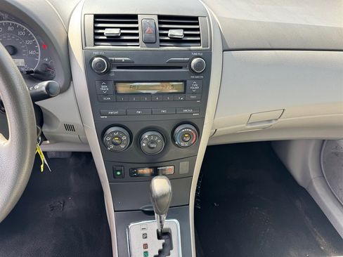 Used 2010 Toyota Corolla LE image 8