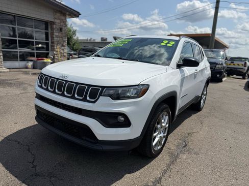 Used 2022 Jeep Compass Latitude AWD/4WD image 9