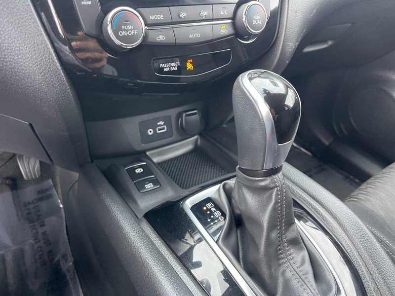 Used 2019 Nissan Rogue SV w/ Premium Package FWD image 23