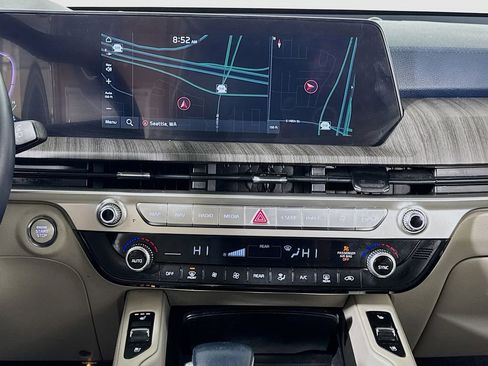 Used 2023 Kia Telluride EX w/ EX Captain's Chair Package image 14