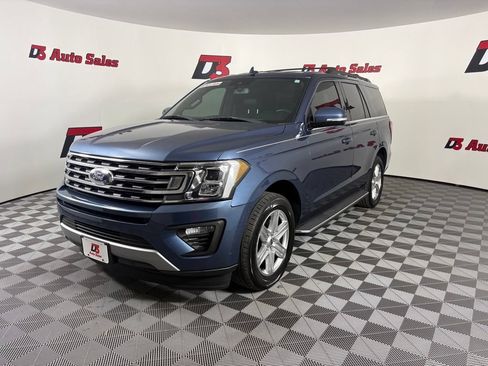 Used 2018 Ford Expedition XLT w/ Equipment Group 202A RWD image 2