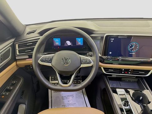 Used 2025 Volkswagen Atlas Cross Sport SEL R-Line image 24