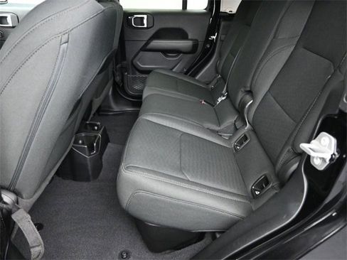 Used 2021 Jeep Gladiator Overland w/ Cold Weather Group image 21