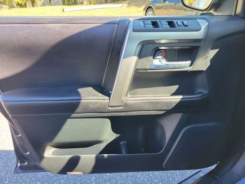 Used 2016 Toyota 4Runner SR5 Premium image 37