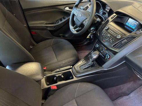Used 2018 Ford Focus SE FWD image 16