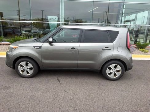 Used 2014 Kia Soul FWD image 17