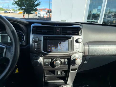 Used 2018 Toyota 4Runner SR5 Premium AWD/4WD image 18