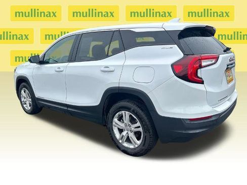 Used 2024 GMC Terrain SLE AWD/4WD image 12
