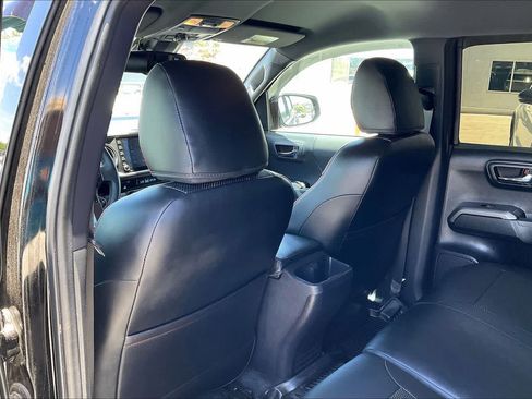 Used 2023 Toyota Tacoma TRD Off-Road AWD/4WD image 12