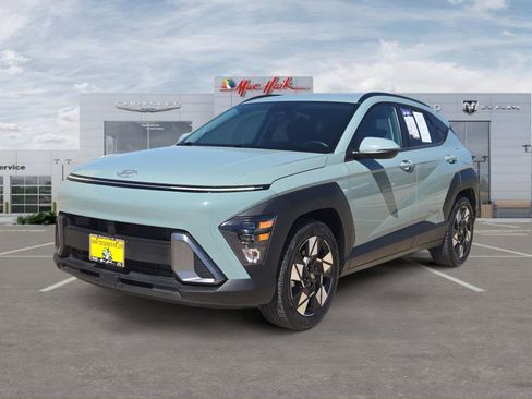 Used 2025 Hyundai Kona SEL image 1